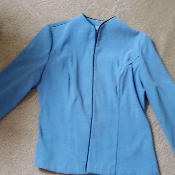 3 Piece Suit - Picture 5 of 8